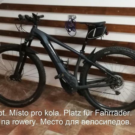 Booking Trzni Decin Kültér fotó