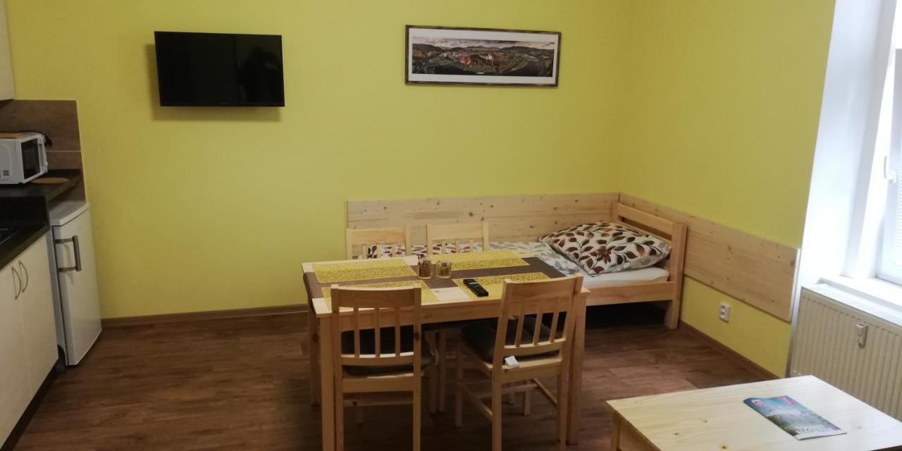 Booking Trzni Decin Kültér fotó