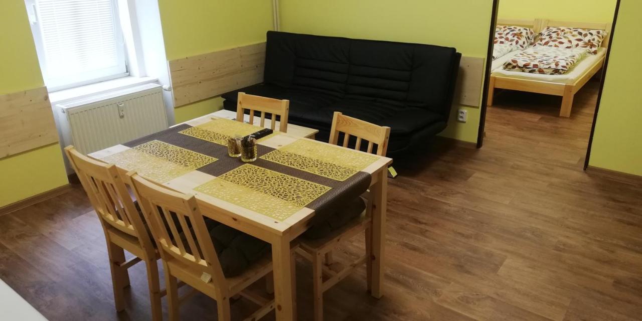 Booking Trzni Decin Kültér fotó