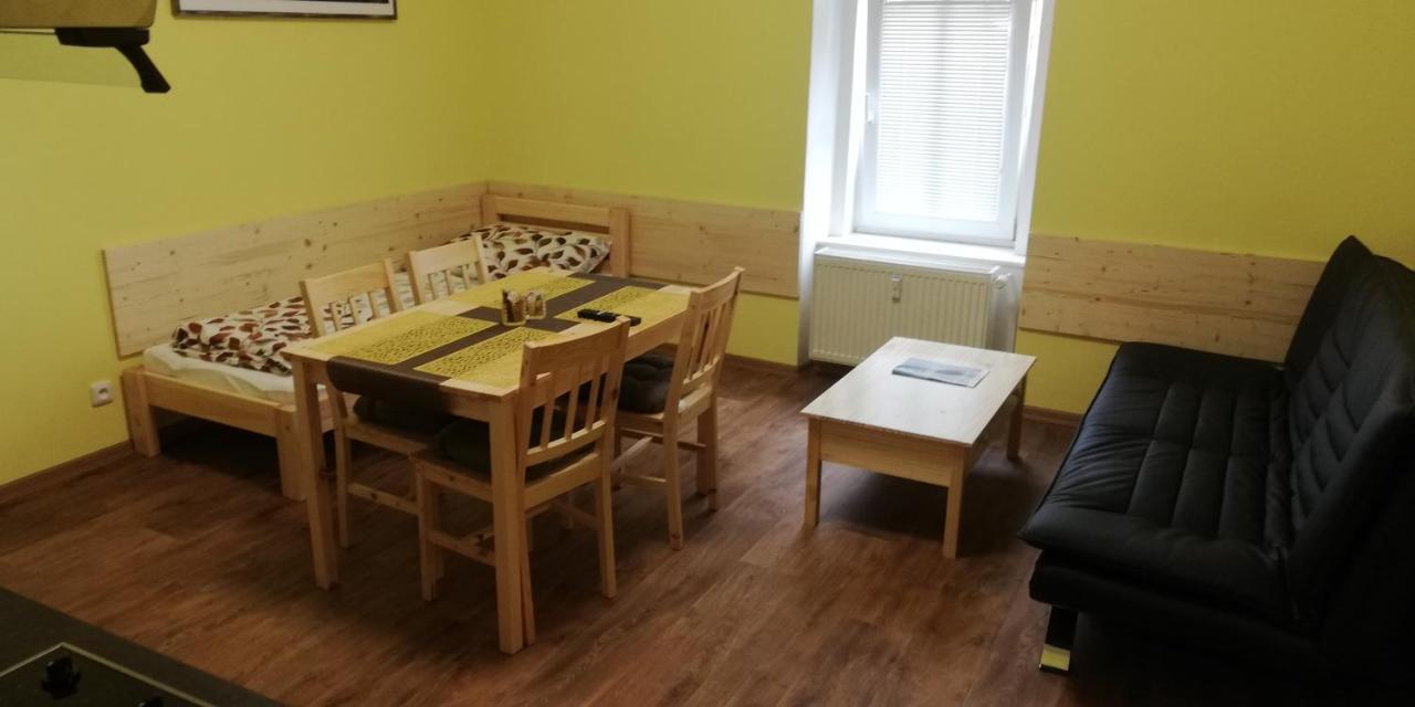 Booking Trzni Decin Kültér fotó