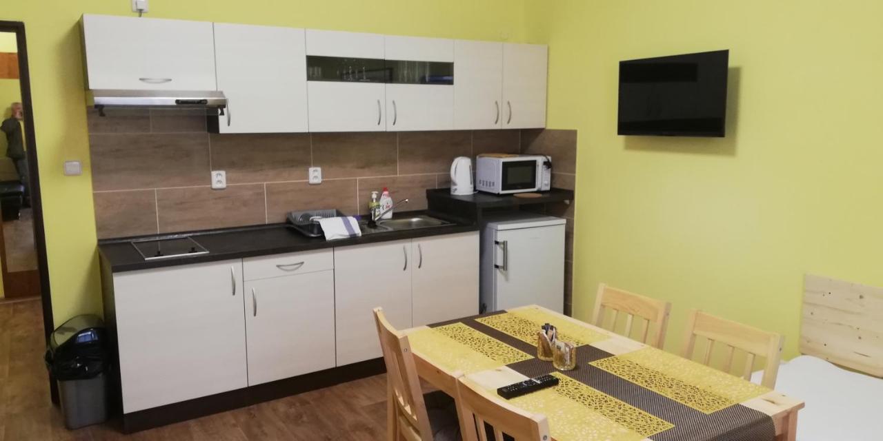 Booking Trzni Decin Kültér fotó
