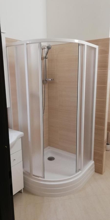 Booking Trzni Decin Kültér fotó