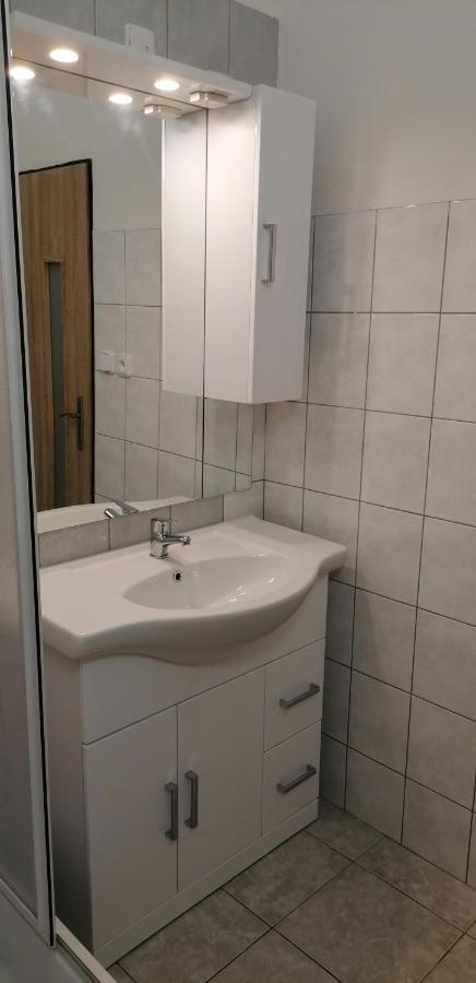 Booking Trzni Decin Kültér fotó