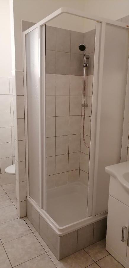 Booking Trzni Decin Kültér fotó